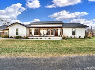 320 S Storts St, Poth, TX 78147