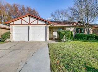 2605 Argus Dr, Grand Prairie, TX 75052