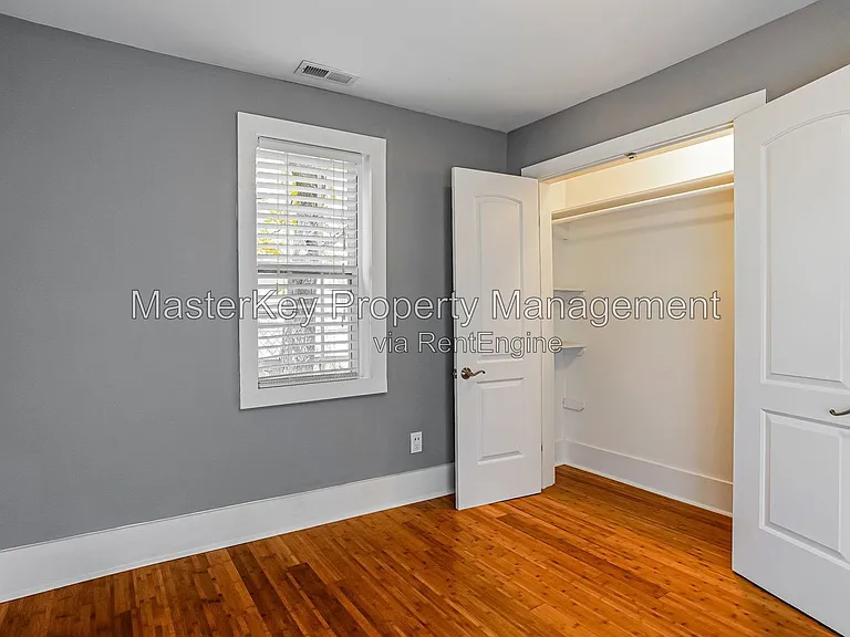 212 S State St — Photo 28