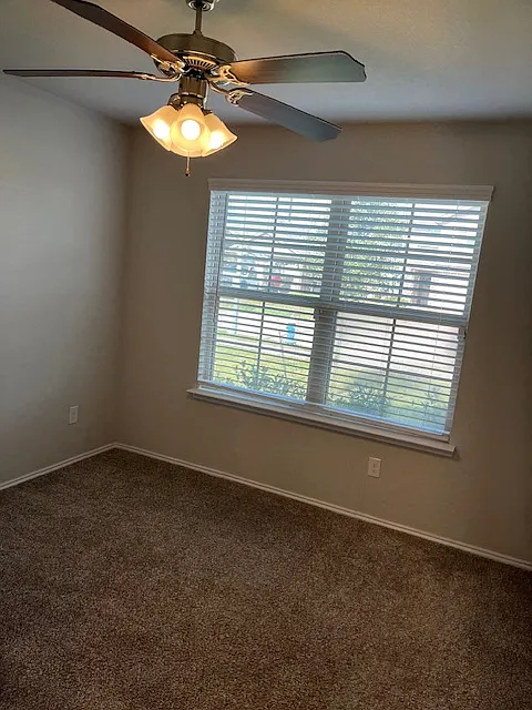 4 bed, 1833 sqft, $2,250 — Photo 4