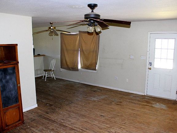 3rd image of 216 W Plum Ave