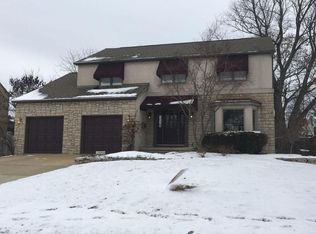 1608 Barrington Rd, Columbus, OH 43221