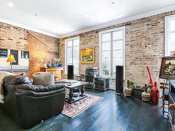 2nd image of 628 Baronne St #301