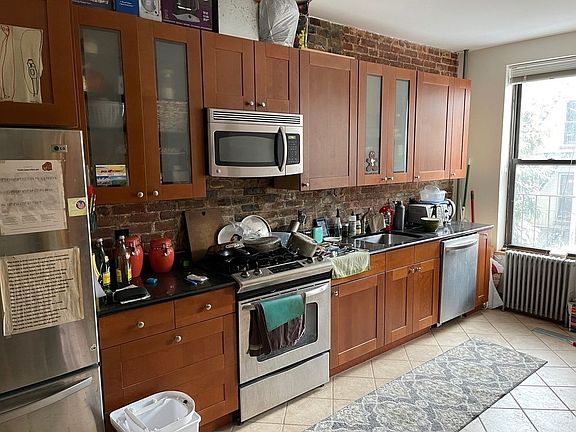 2nd image of 89 Greenpoint Ave APT 3A