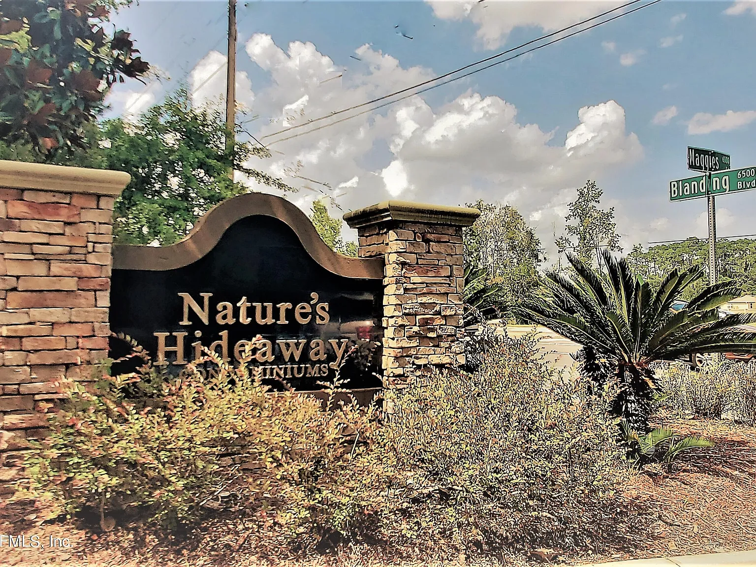 3 bed, 2.0 bath, 1335 sqft, $1,350 — Photo 1