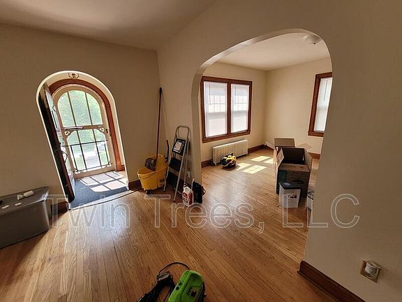 4th image of 5949 Gospel St