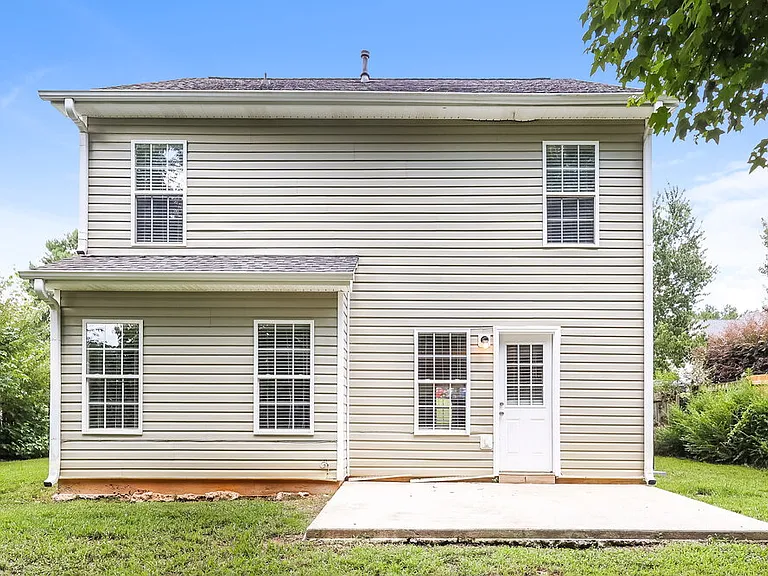 501 Saint Charles Ave — Photo 17