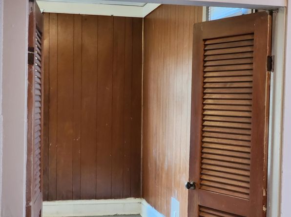 fort-wayne-indiana-445010387 picture