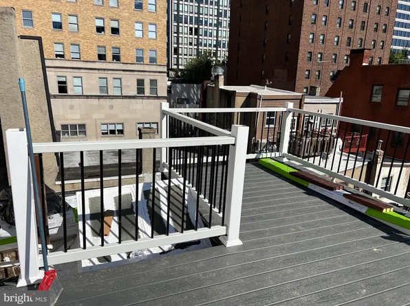 2008 Chestnut St #4, Philadelphia, PA 19103