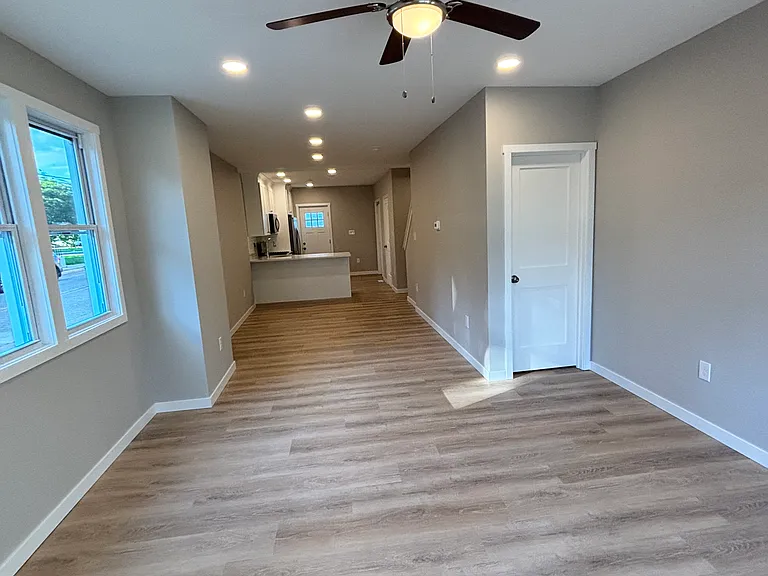 203 Powell St — Photo 5