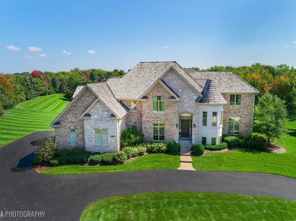 1520 Newport Ln, Inverness, IL 60010