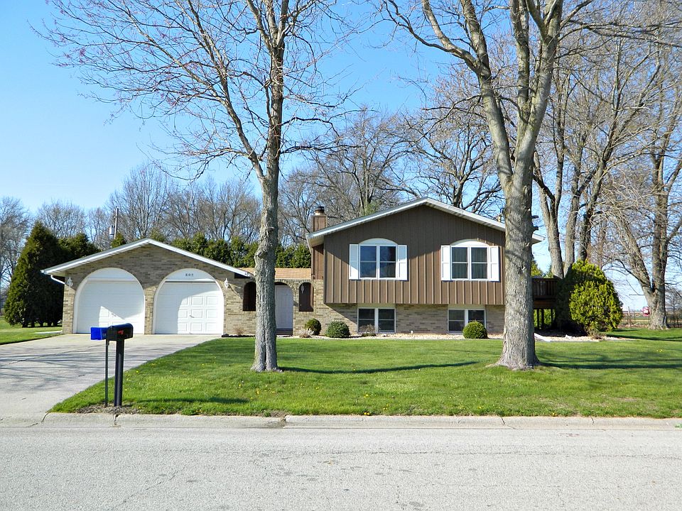 1st image of 207 Ross Ave