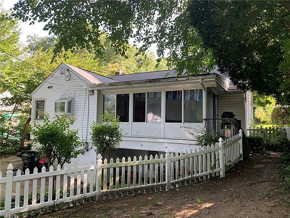 5th image of 569 Palisades Dr