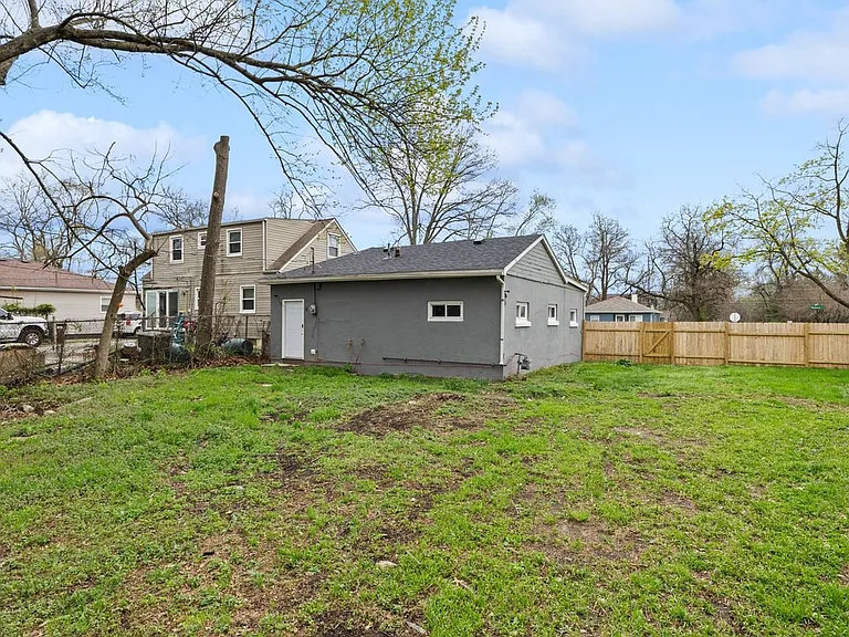 2707 Woodland Ave — Photo 31
