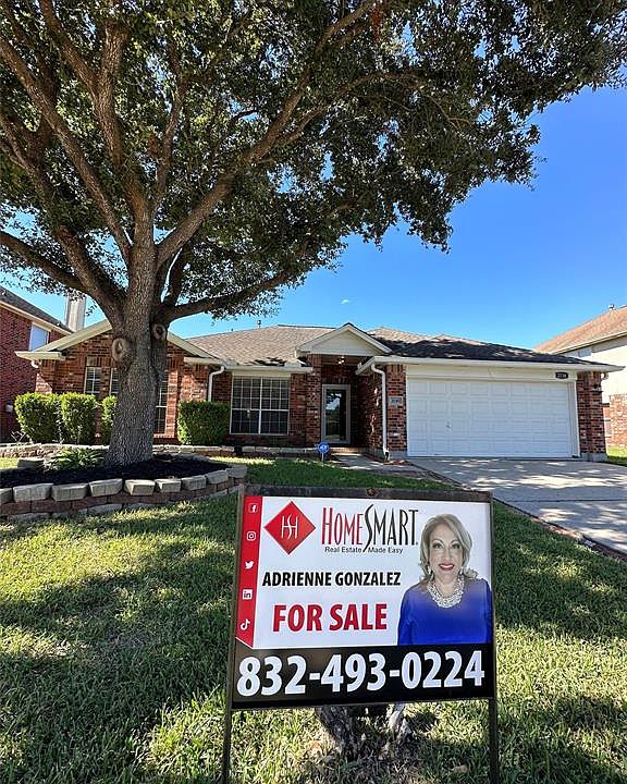 1st image of 2118 Heatherwood Dr