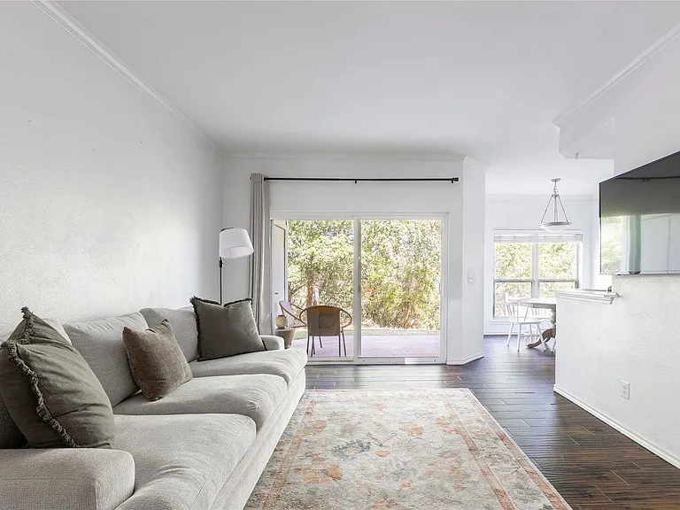 6000 Shepherd Mountain Cv #1102 — Photo 3