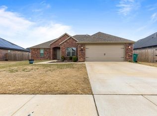 1871 Sunrise Cir, Centerton, AR 72719