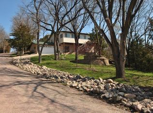 134 Oak Hills Dr, Yankton, SD 57078