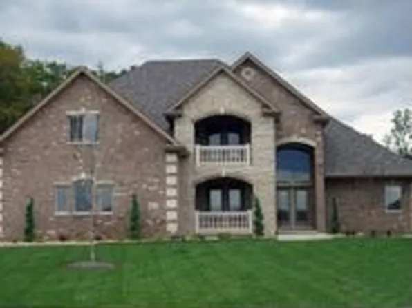 9412 Michigan Dr, Winfield, IN 46307