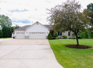 11734 Lindy Ct NE, Rockford, MI 49341