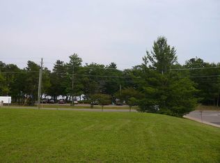 1303 Picnic Rocks Dr, Marquette, MI 49855