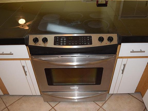 5th image of 31 Oak Brook Dr