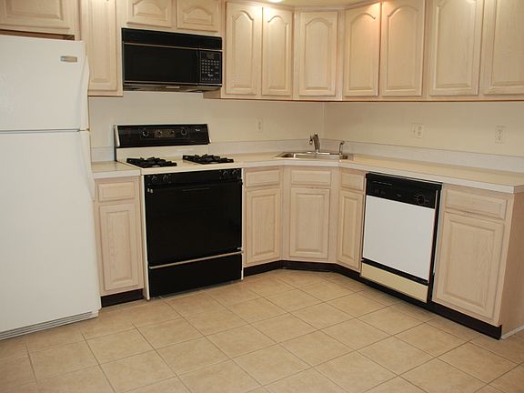 5th image of 3211 French Dr