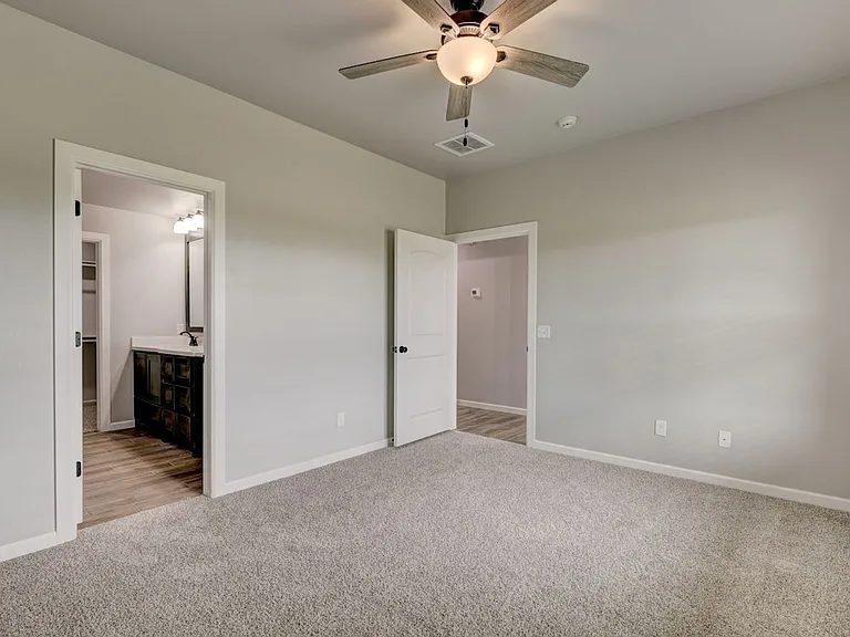 710 League Cir — Photo 14
