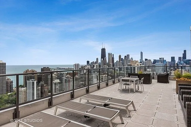 1660 N La Salle Dr #2405 — Photo 22