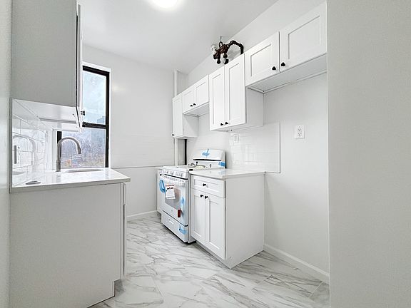 2nd image of 110 Convent Ave APT 16