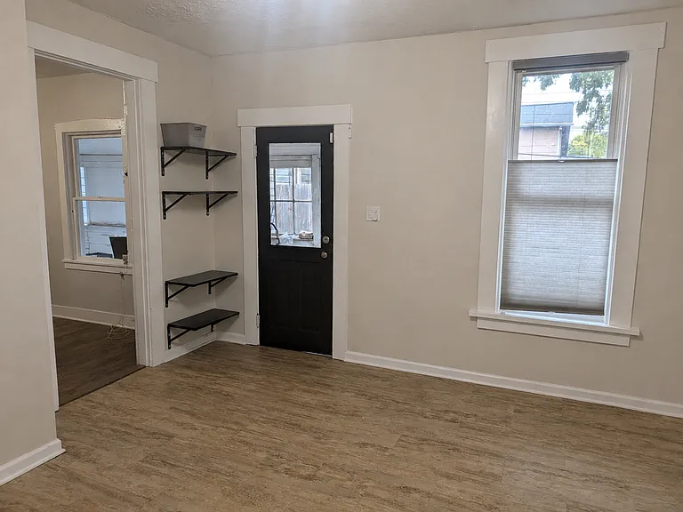 48 Clover St — Photo 5
