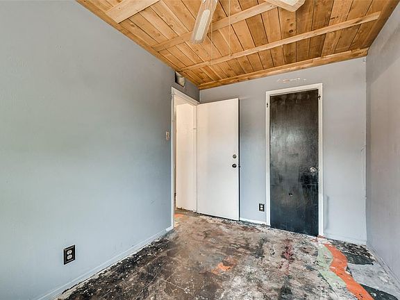 5th image of 2326 Narobi Pl