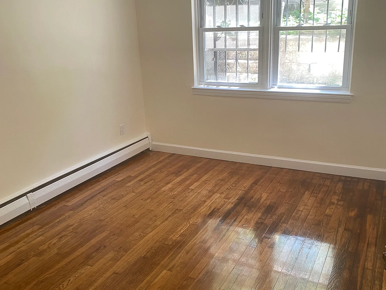 1 bed, 900 sqft, $2,300 — Photo 3