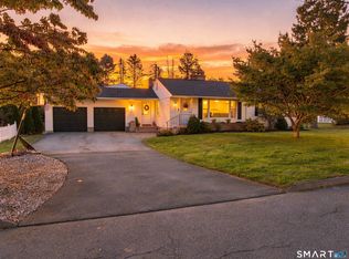 10 Sunset Dr, Cromwell, CT 06416