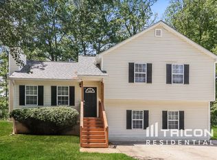 120 Country Cottage Cir, Carrollton, GA 30116