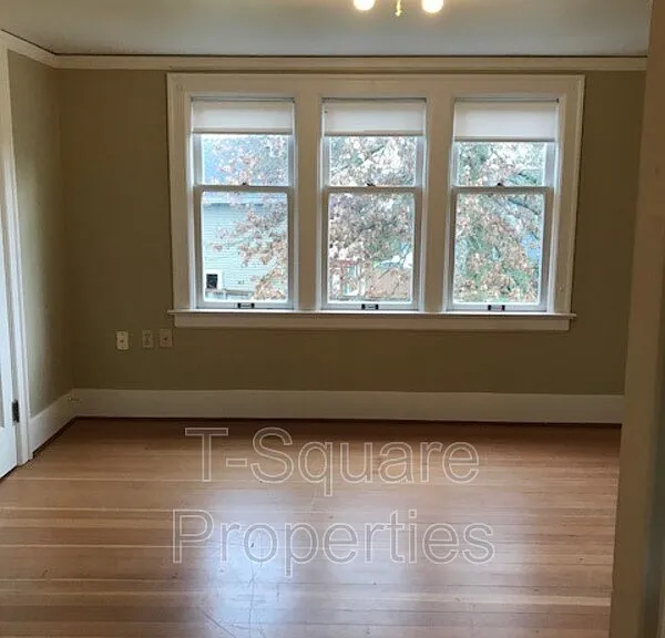 9056 Avondale Rd NE — Photo 21