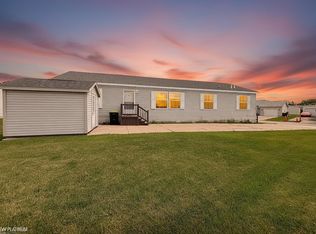 45545 Labelle Dr, Macomb, MI 48044
