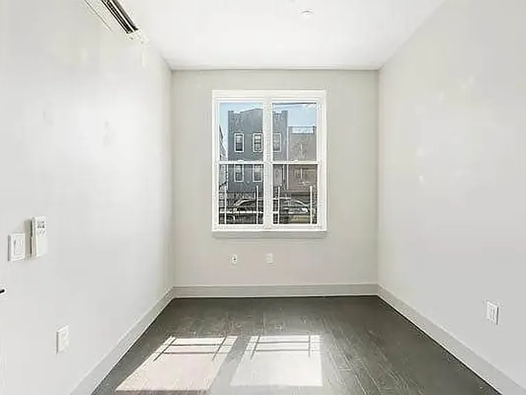 86 Stanhope St #1A — Photo 7