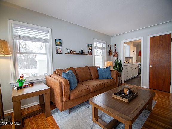 4th image of 3013 Glencairn Ave