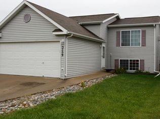 5739 20th St S, Fargo, ND 58104