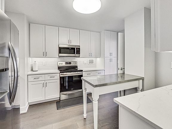 5th image of 401 E Ontario St APT 4406