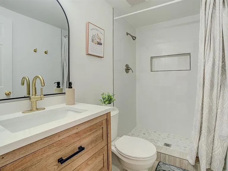 8541 Briar Grove Cir — Photo 21