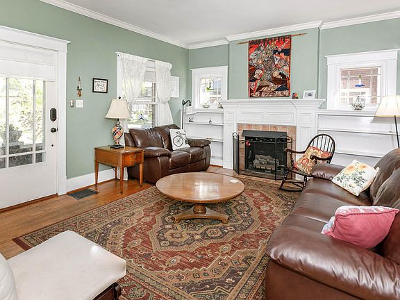 4th image of 2014 Grasmere Dr