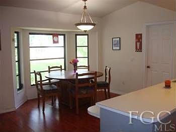 4th image of 427 SW 37th Ter