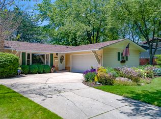 6712 Briargate Dr, Downers Grove, IL 60516