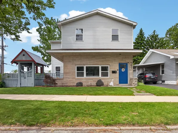 21 Berenz Pl, Bloomington, IL 61701