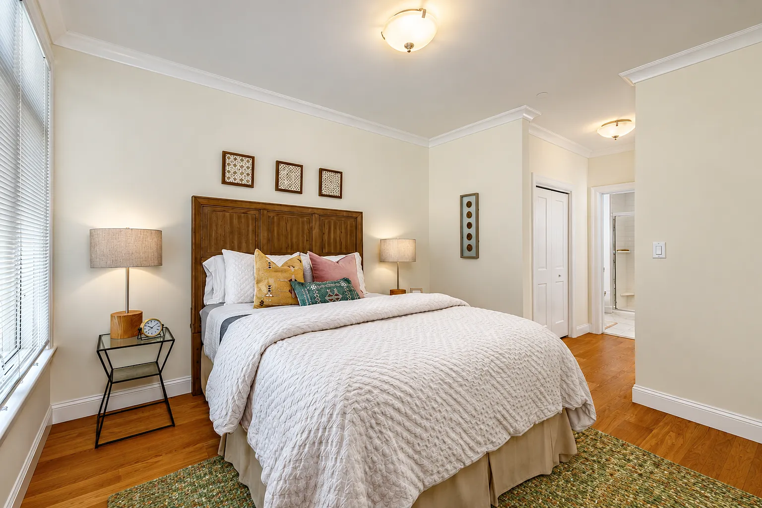 2 bed, 1210 sqft, $4,225 — Photo 3