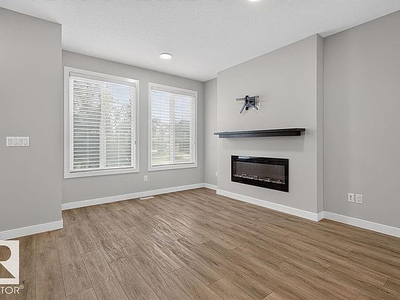 5th image of 33 Sienna Blvd