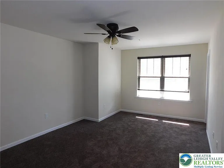 639 Linden St — Photo 14