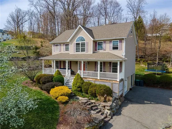 6 Alloway Crescent, Highland Mills, NY 10930